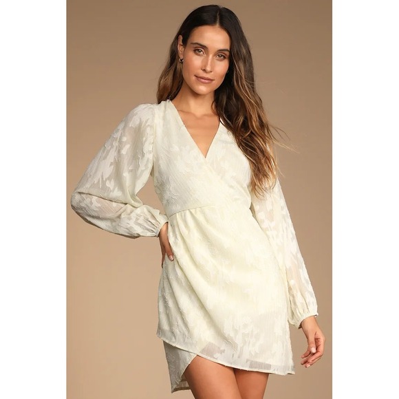 Lulus Dresses & Skirts - Lulus Cream Jacquard Long Sleeve Mini Dress Metallic Gold Floral Shimmer M